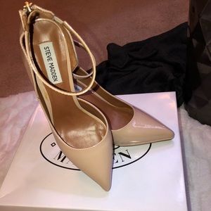 ✨Steve Madden D’Orsay Patent Leather Nude 4” Heel✨